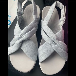 Women’s Clarks Sandals NEW size 10
